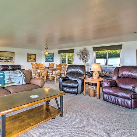 Cliffside Lighthouse Beach Home With Ocean View Coos Bay Extérieur photo