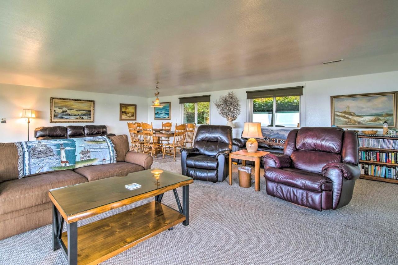 Cliffside Lighthouse Beach Home With Ocean View Coos Bay Extérieur photo