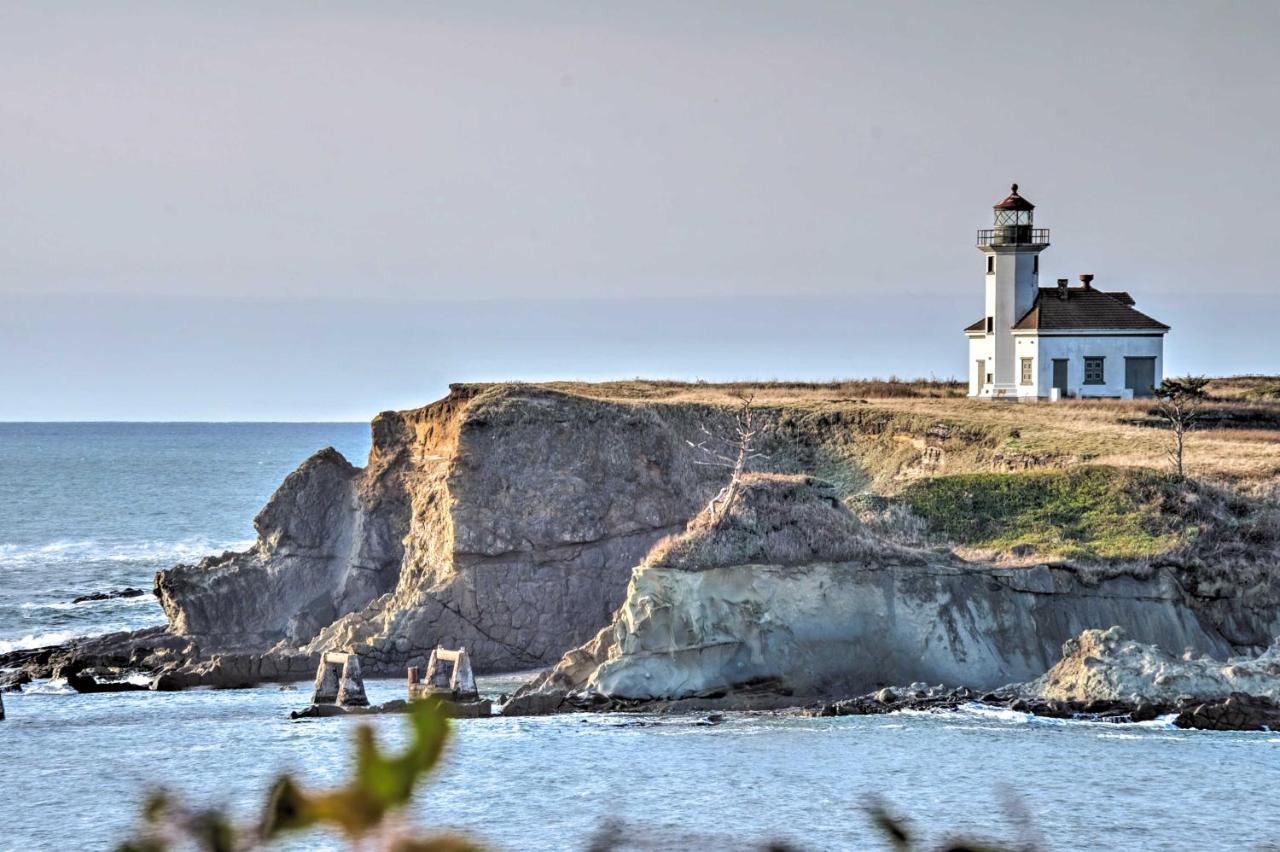 Cliffside Lighthouse Beach Home With Ocean View Coos Bay Extérieur photo