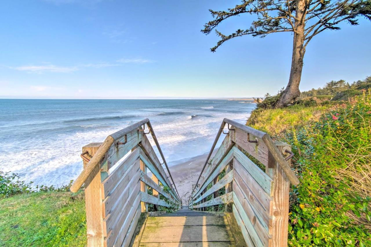 Cliffside Lighthouse Beach Home With Ocean View Coos Bay Extérieur photo