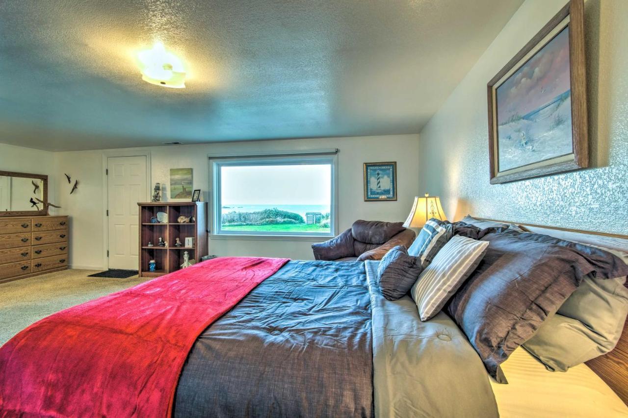 Cliffside Lighthouse Beach Home With Ocean View Coos Bay Extérieur photo