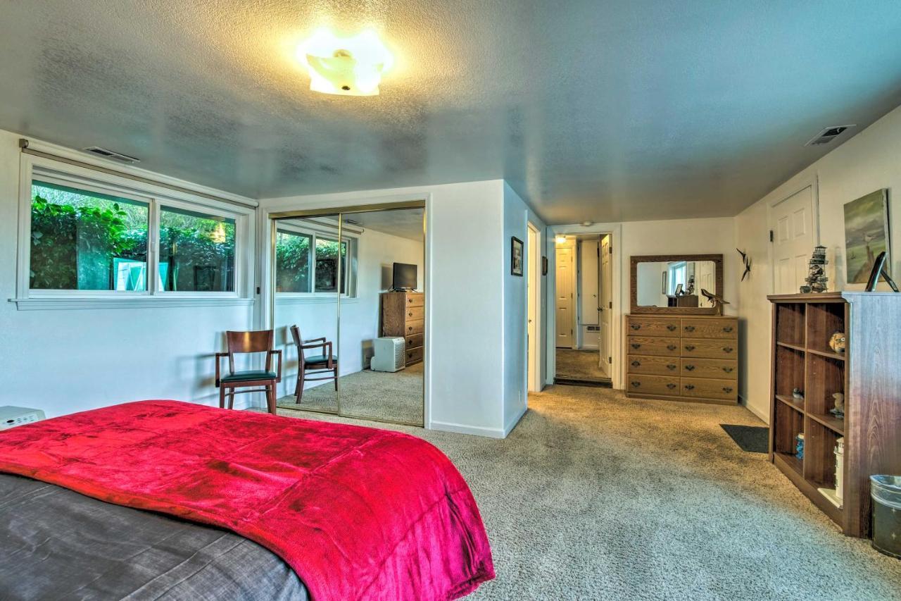 Cliffside Lighthouse Beach Home With Ocean View Coos Bay Extérieur photo